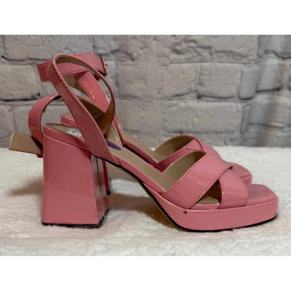 Indigo rd. Coriee Pink Patent Platform Block Heel Sandals Square Toe Womens 6.5M